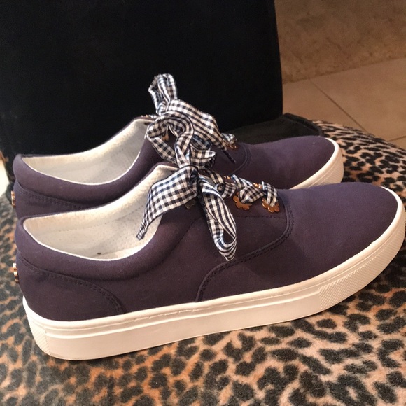 Isaac Mizrahi Live navy sneakers, like new! - Picture 4 of 6